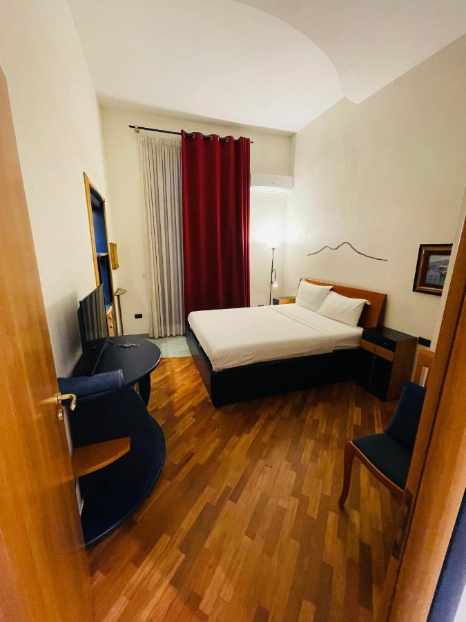 نابولي Smln Rooms & Suites المظهر الخارجي الصورة